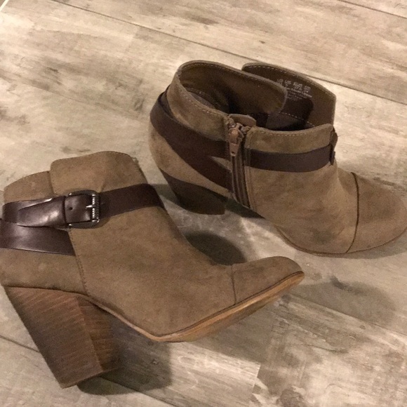 carlos santana booties